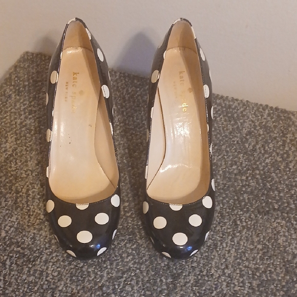 Kate Spade Black and White Heels with Polka Dots Size 6 Patent Leather - Picture 1 of 6